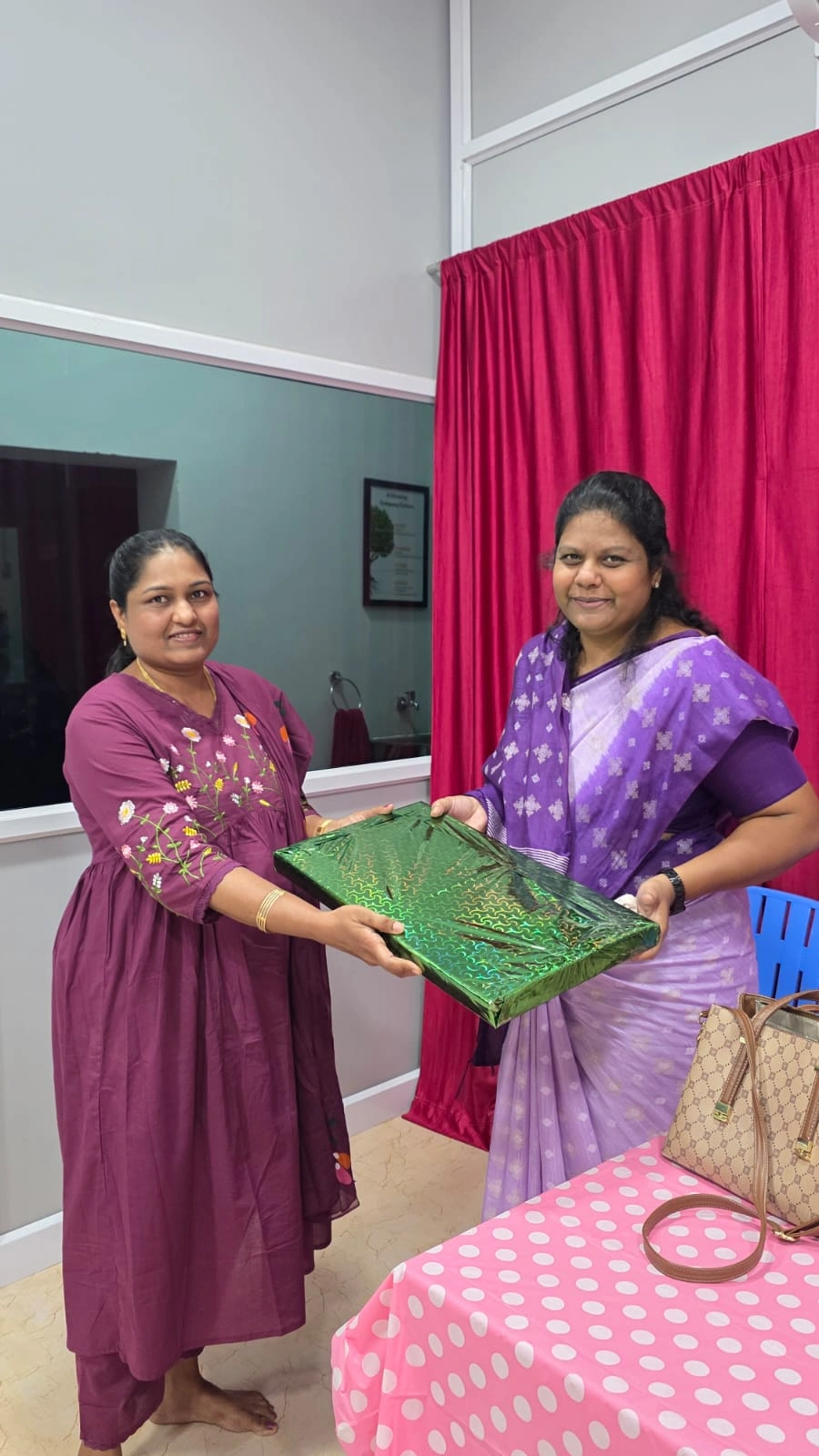 Freshora Founder Presenting the Memento after the Prayer