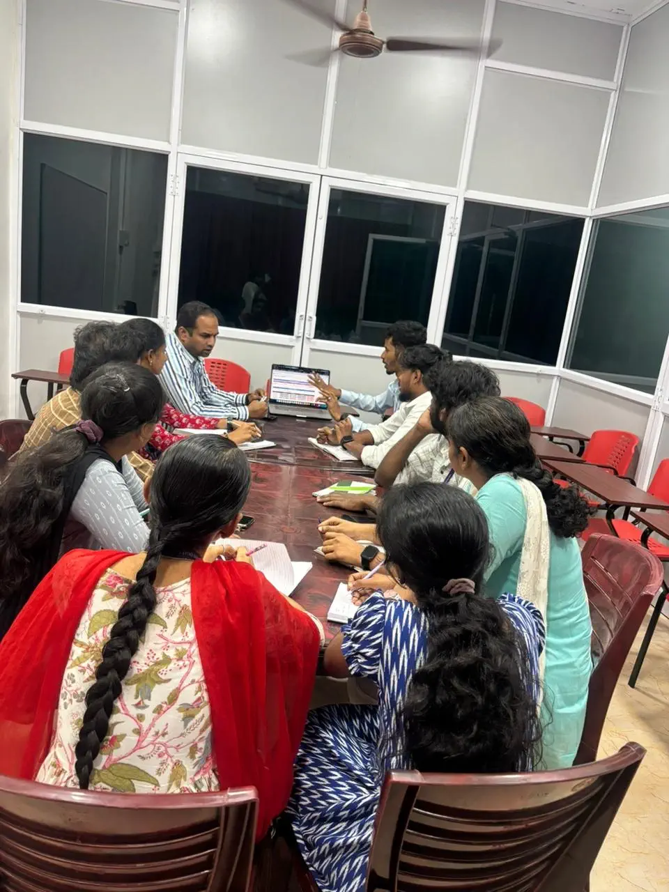 Daily Meeting at Freshora